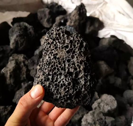 Black Lava Stone 10–30cm (Per lb)