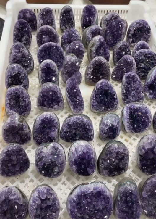 Amethyst Geodes Polished   Back - Small - PER GRAM - 141 to 290 grams - Uruguay - NEW622