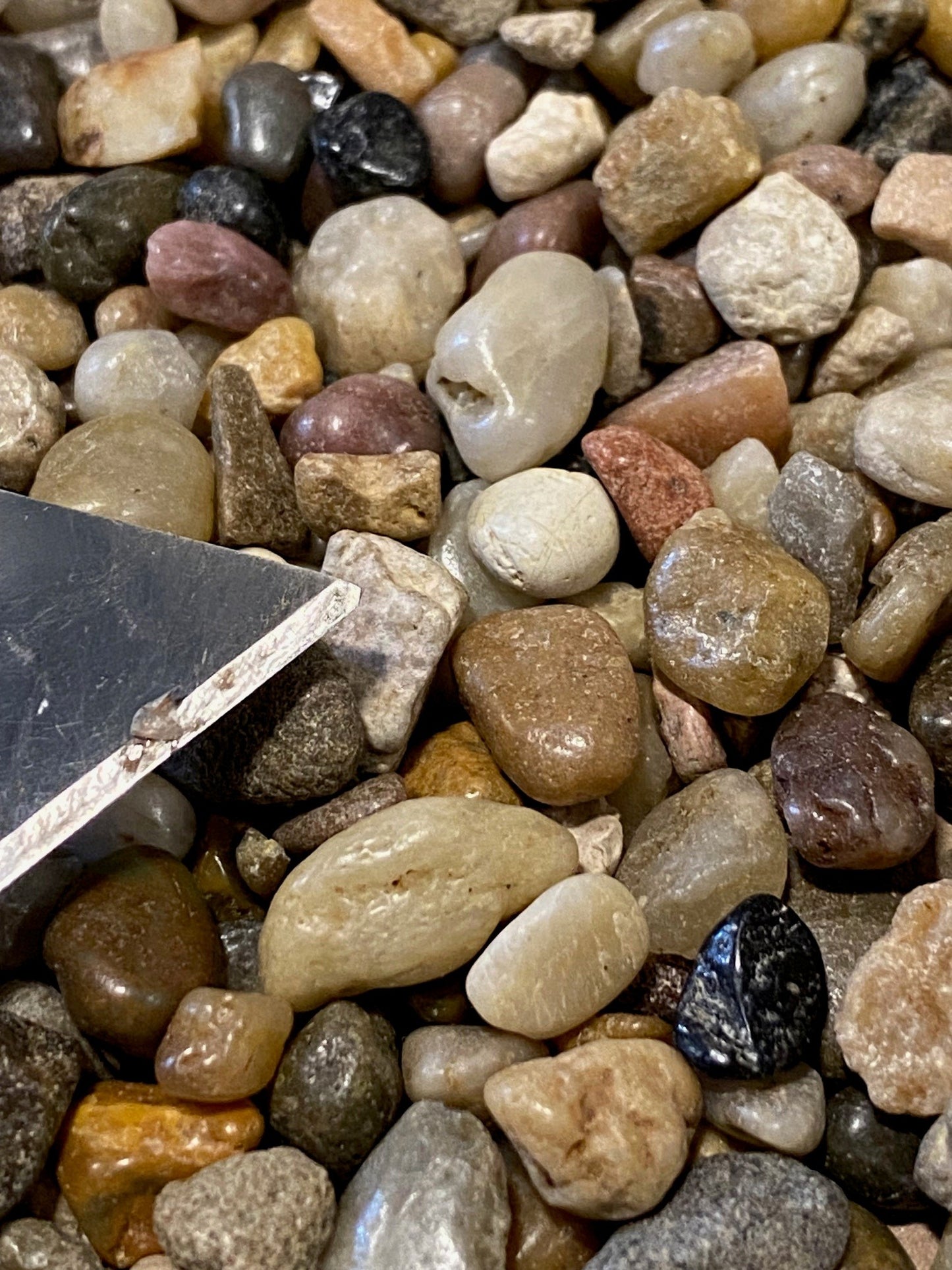 Natural Mixed PEBBLES Normal Polished - 5-10mm - 20 Kg BAG