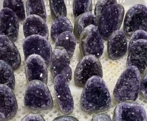 Amethyst Geodes Polished Back - Medium - PER GRAM - 300 to 670 grams China - NEW622