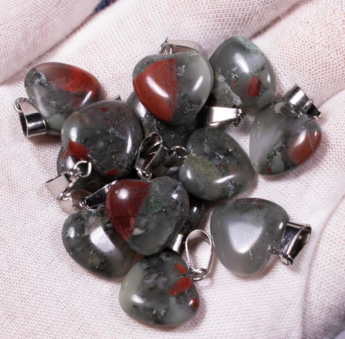 African Blood Stone Heart Pendant - 15mm - 2g - China - NEW123